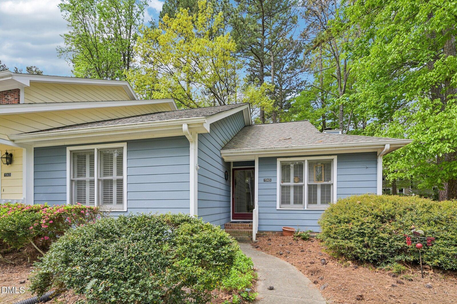 Property Photo: 1565 Laureldale Drive NC 27609