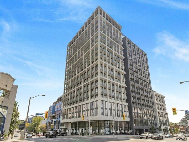 2020 Bathurst Street 821 — photo 1