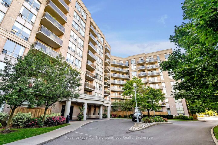 1720 Eglinton Avenue E 813 — photo 1