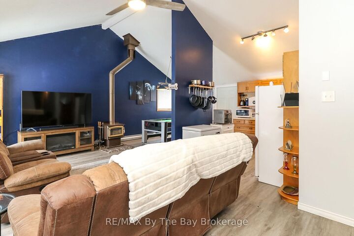 Property Photo: 84 32nd Street N ON L9Z 2C4