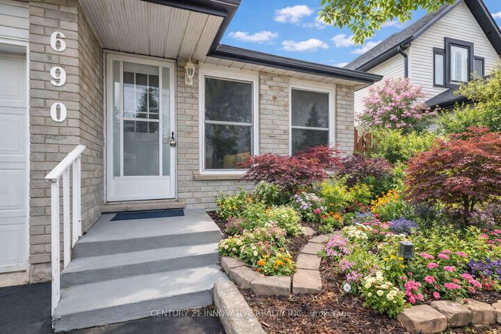 Property Photo:  690 Elgin Street E  ON N1R 7W5 