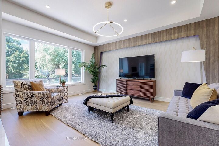 Property Photo: 49 Roselawn Avenue ON L9G 2H9