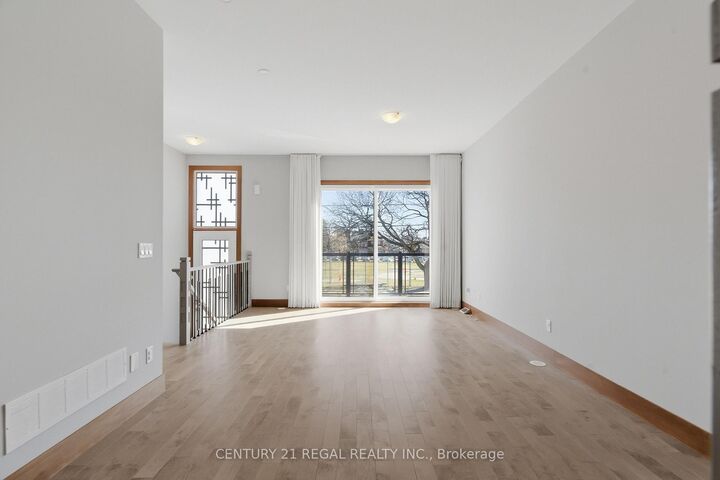 Photo de la propriété:  28A Twenty First Street  ON M8V 3L7 