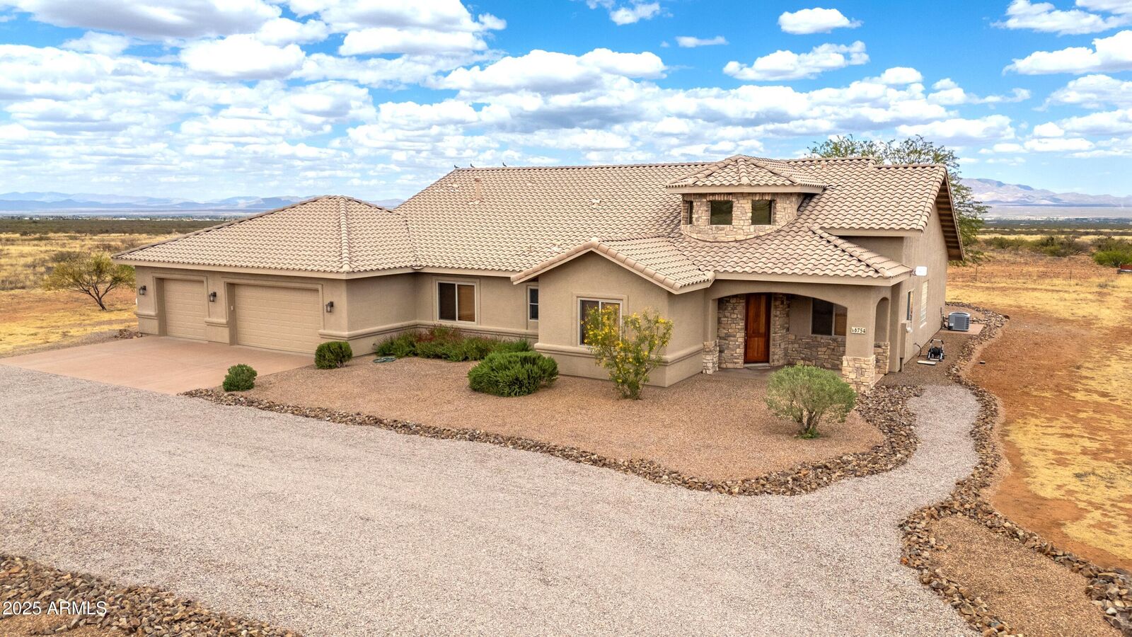 Property Photo:  6754 E Roberto Loop  AZ 85615 
