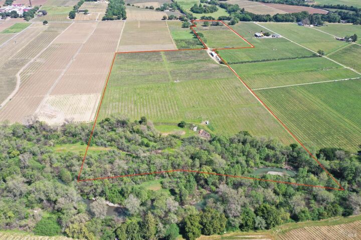 Property Photo: 4304 Dry Creek Road CA 95448