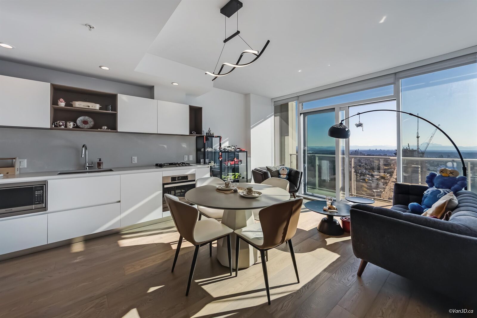 Property Photo: 6000 McKay Avenue 4709 BC V5H 0K2