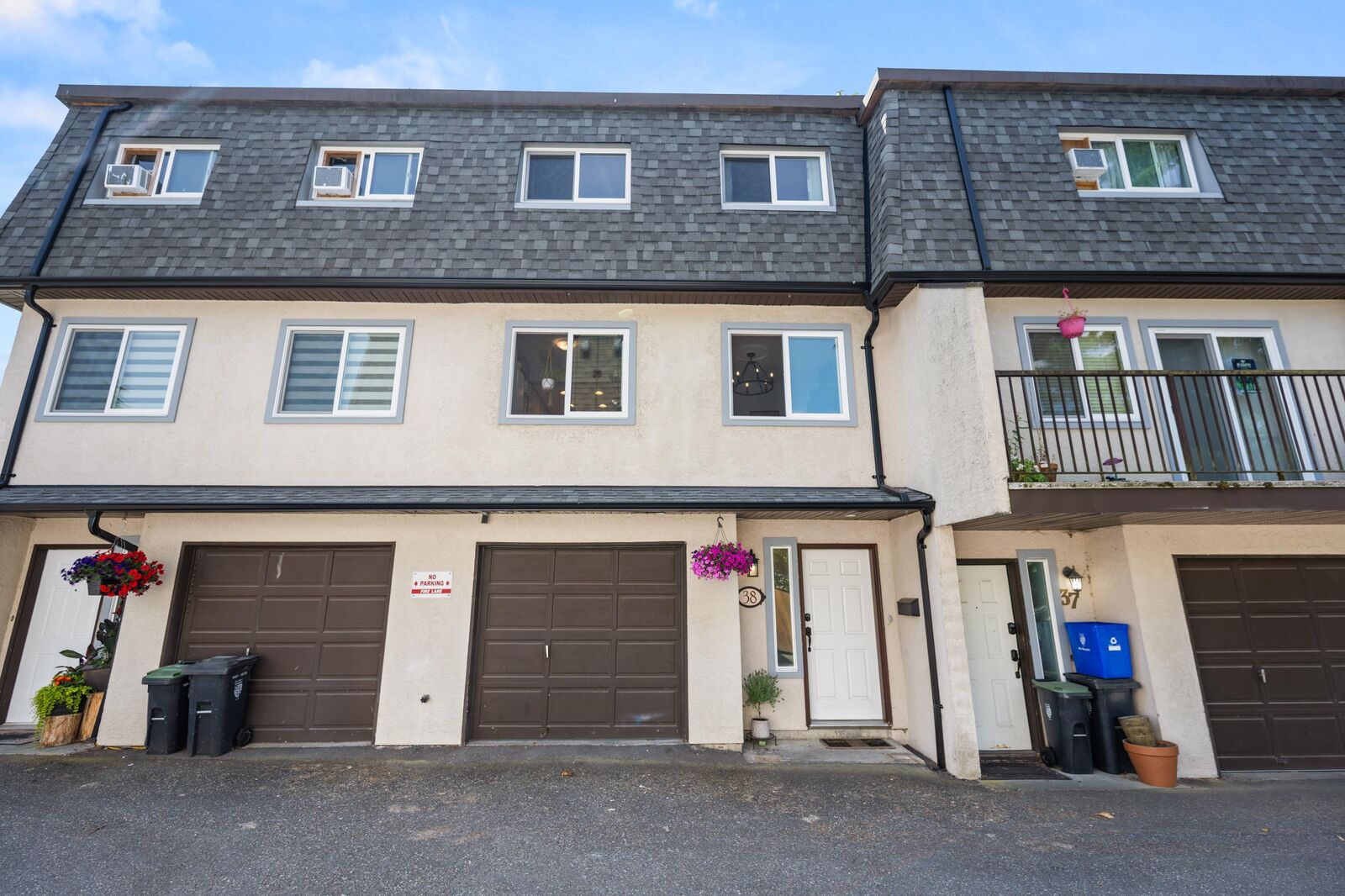 Property Photo:  27125 31A Avenue 38  BC V4W 3H7 