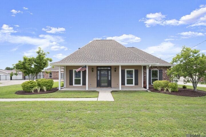 Property Photo:  40157 Parker Rd  LA 70769 