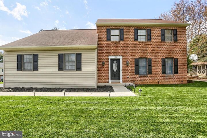 Property Photo:  901 Jade Avenue  PA 17601 