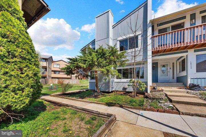 Property Photo:  18444 Stone Hollow Drive  MD 20874 