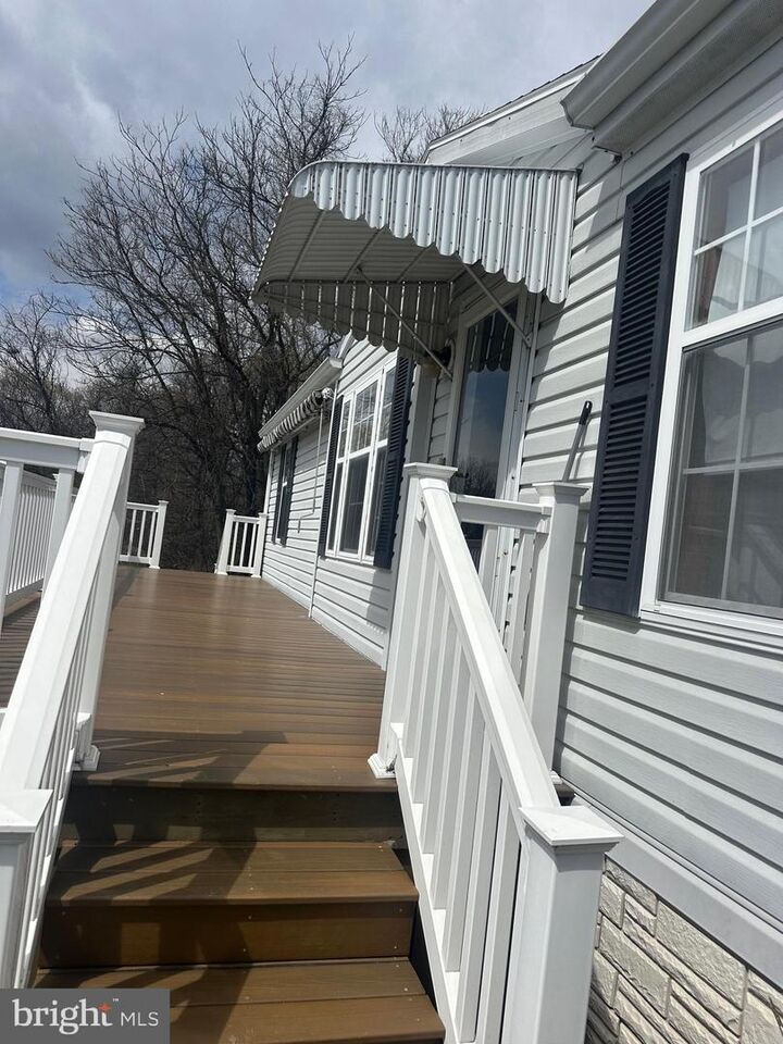 Property Photo:  374 W Cedar Street  PA 17078 