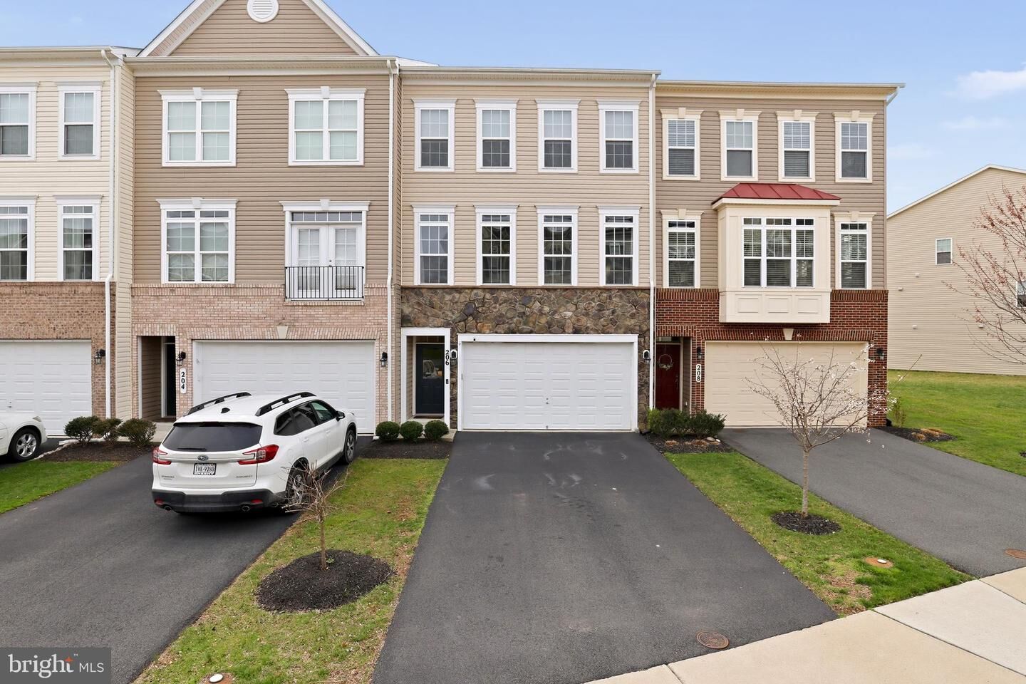 Property Photo: 206 Miles Hawk Terrace VA 20132