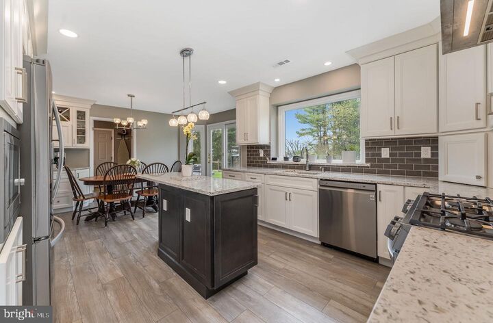 Property Photo:  11 Wilson Way  NJ 08551 