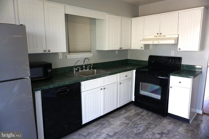 Property Photo:  702 Londontown Road  MD 21037 