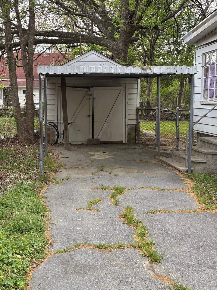 Property Photo:  1703 Schaer Street  AR 72114-3365 