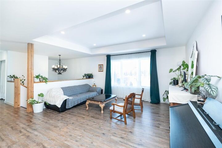 Property Photo: 24 High Point Lane MB R5G 0C5
