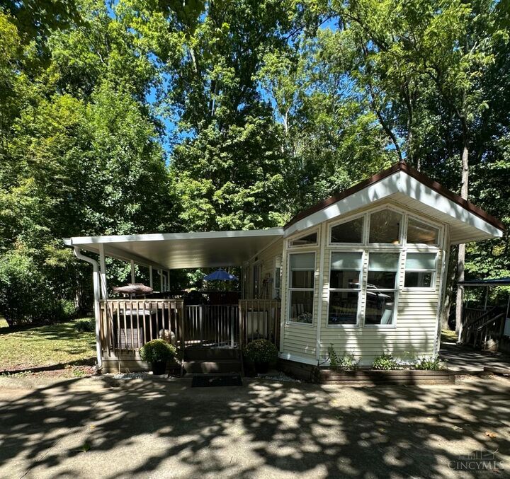 Property Photo: 162 W Old State Road 101 IN 47353