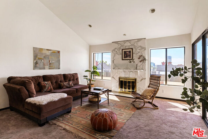 Property Photo: 1325 Valley View Rd CA 91202