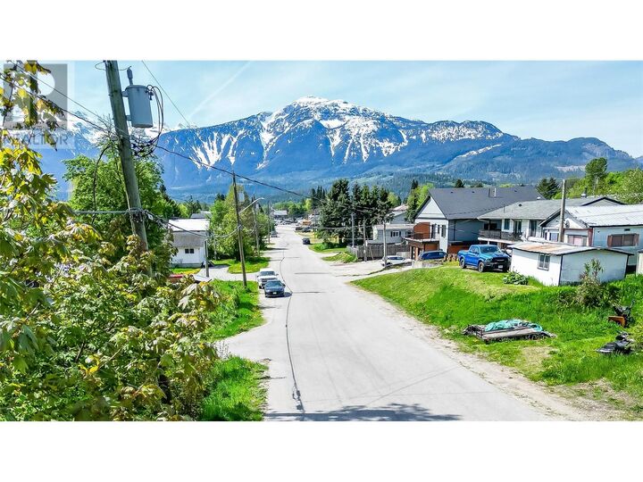 Property Photo:  307 Humbert Street  BC V0E 2S2 