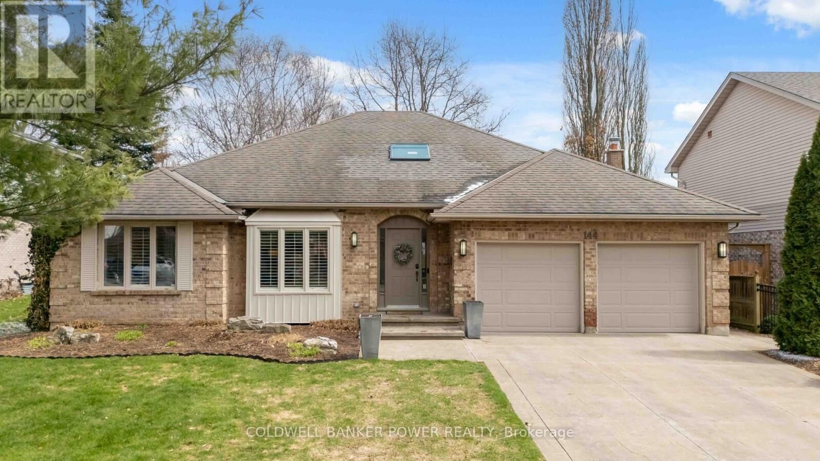 Photo de la propriété:  144 Jennifer Crescent  ON N5X 3K7 