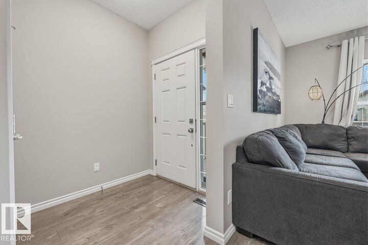 Photo de la propriété:  664 Secord Boulevard NW  AB T5T 6Z6 