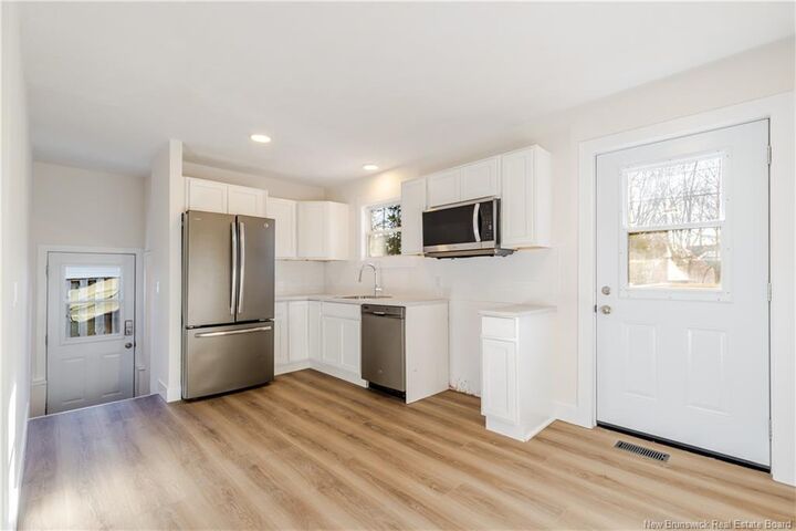 Photo de la propriété:  108 Fraser Avenue  NB E3A 2B1 