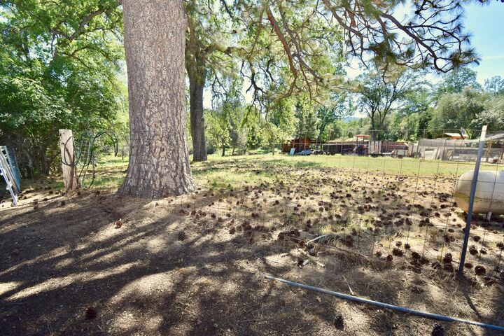 Property Photo:  39384 Road 425B  CA 93644 