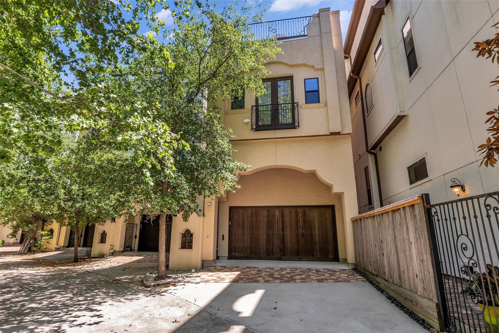 Property Photo: 1819 W 24th Street TX 77008