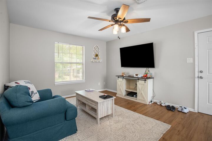 Property Photo:  2521 Pearl Street 102  TX 75965 