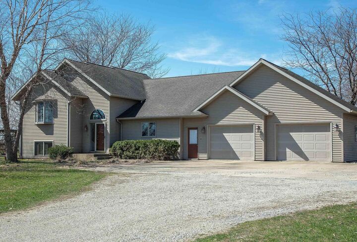 Property Photo:  2346 Midway Avenue  IA 50622 