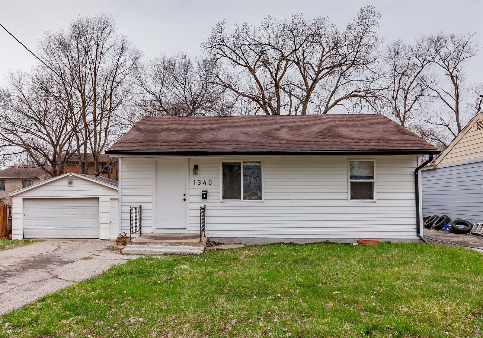 Property Photo:  1340 E 17th Court  IA 50316 
