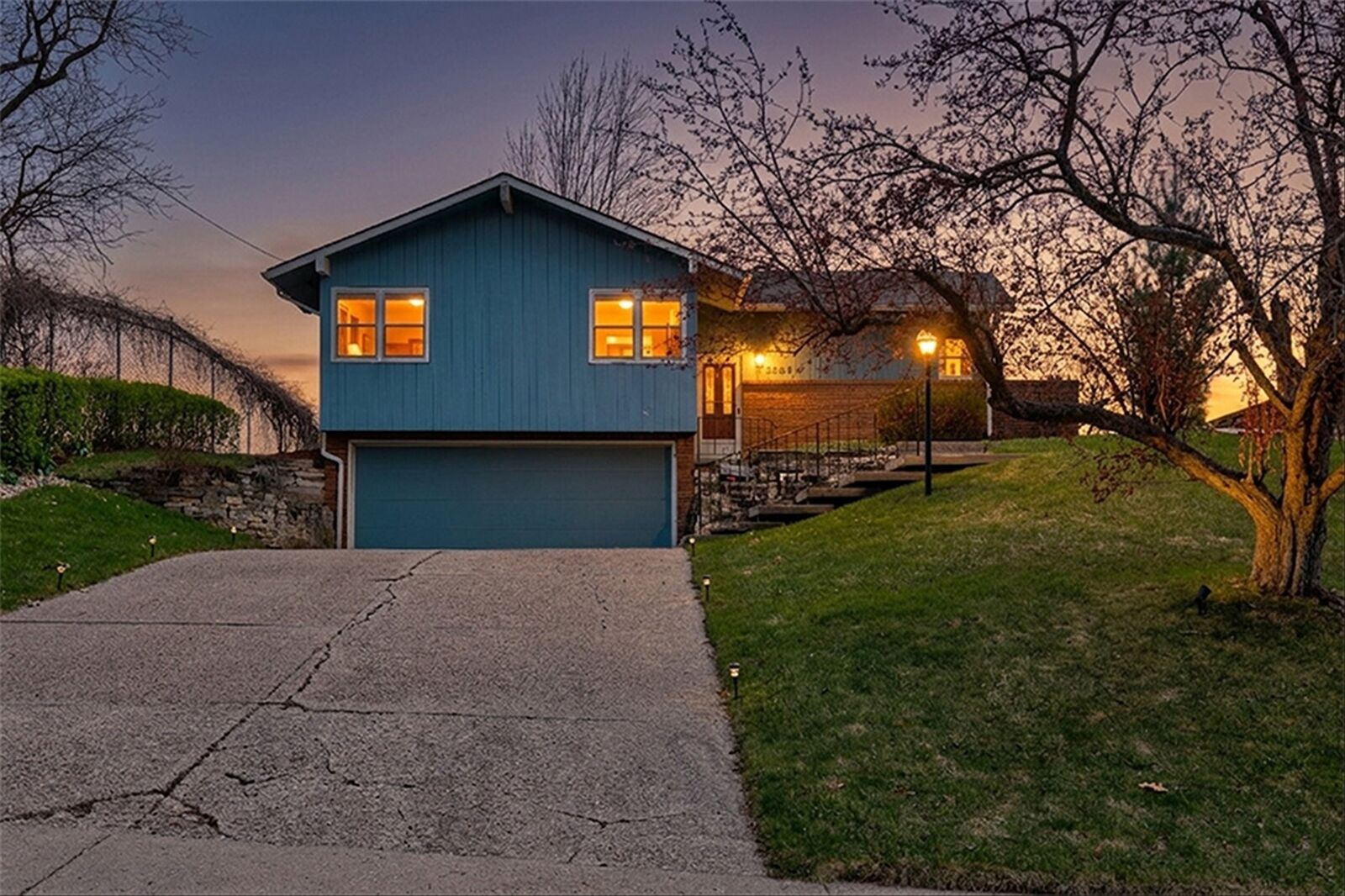 Property Photo:  2563 Hull Avenue  IA 50317 