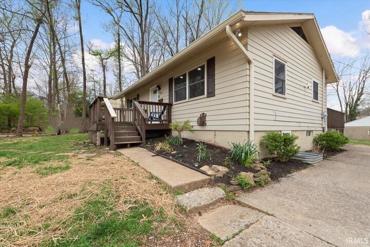 Property Photo: 2627 E Dekist Street IN 47408