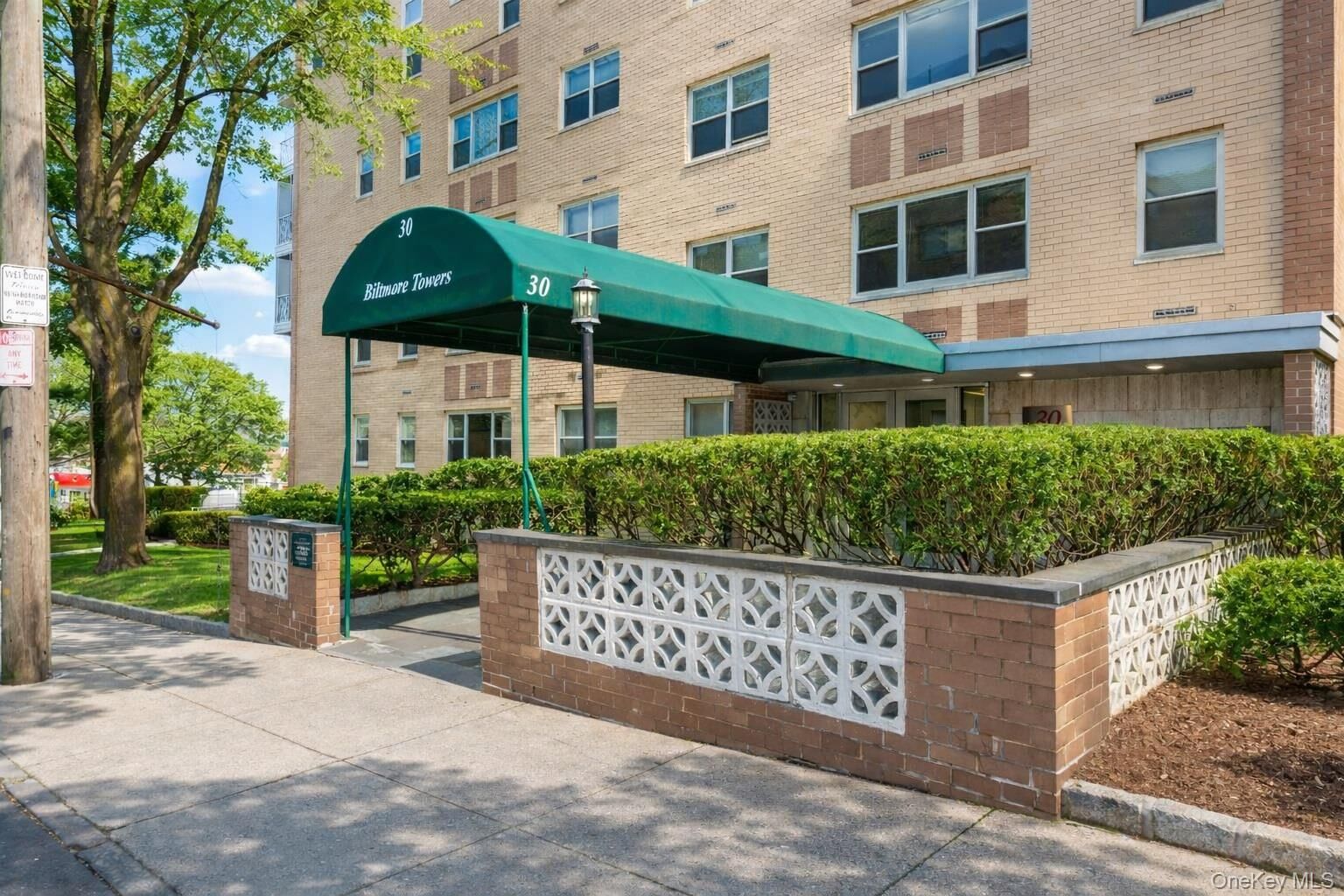 Property Photo:  30 Lake Street 2-I  NY 10603 