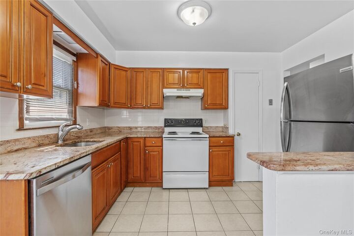 Property Photo:  396 Columbus Avenue  NY 10707 