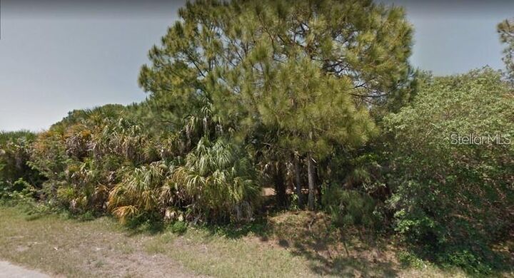 Property Photo: 15028 Cresent Avenue FL 33953
