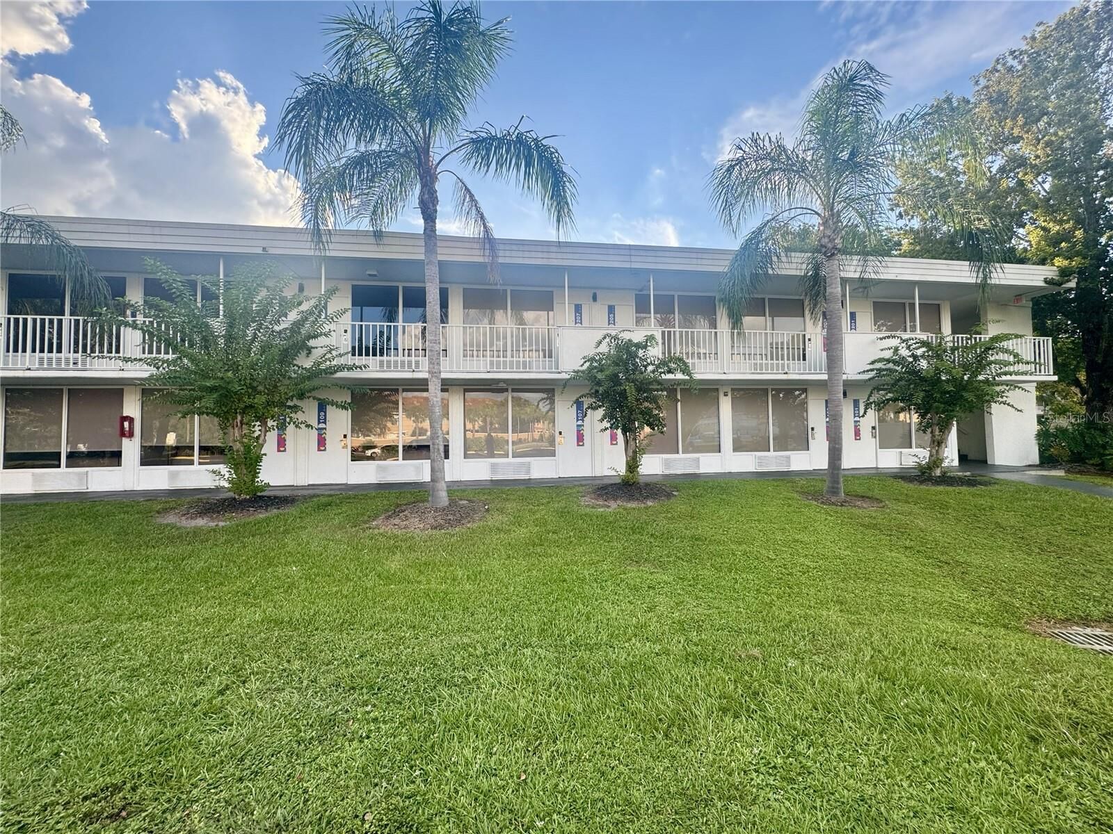 Property Photo:  2930 Polynesian Isle Boulevard 105  FL 34746 