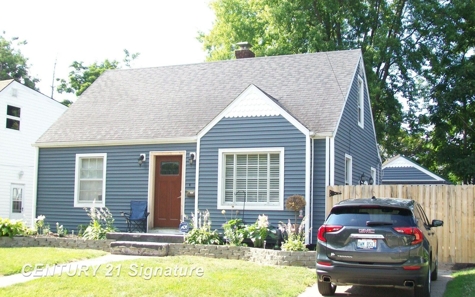 Property Photo:  717 Huron Street  MI 48507 