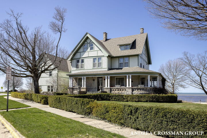 Property Photo:  456 Monroe Boulevard  MI 49090 