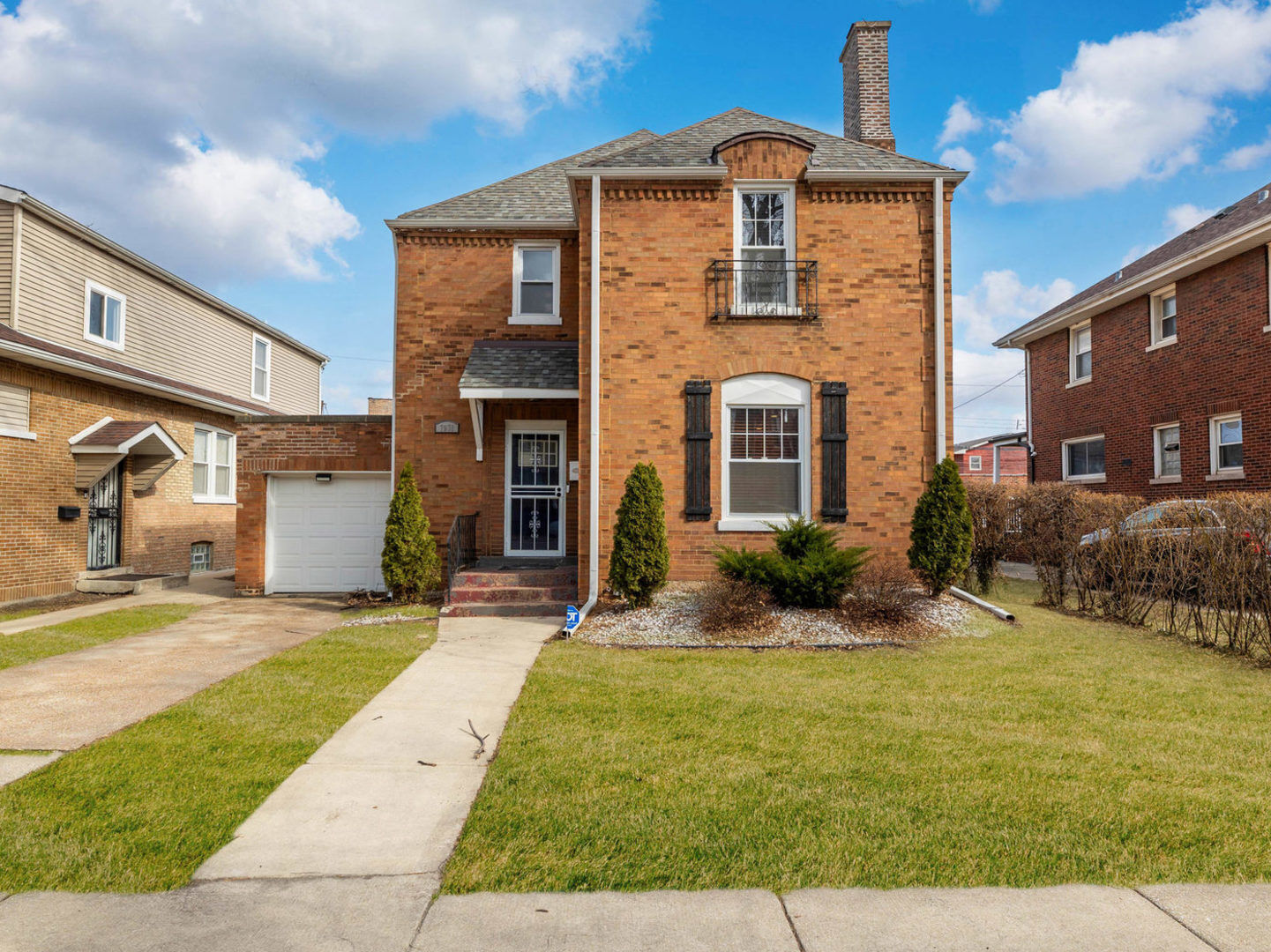 Property Photo:  7931 S Paxton Avenue  IL 60617 
