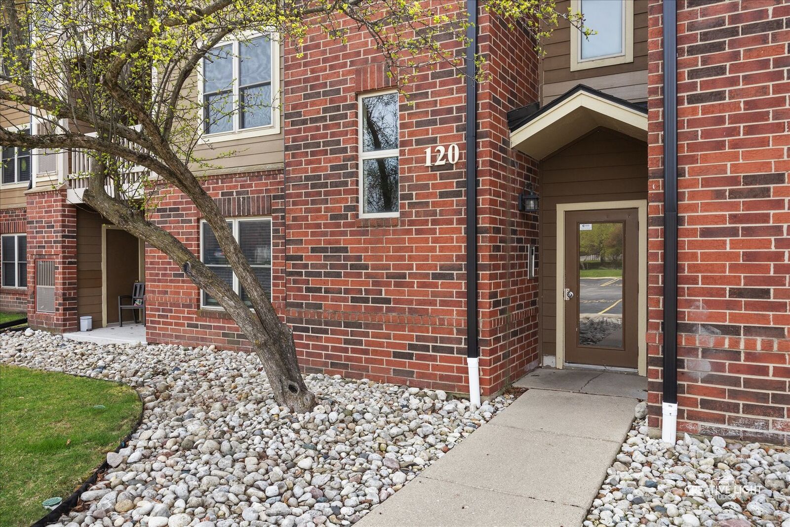 Property Photo:  120 Glengarry Drive 212  IL 60108 