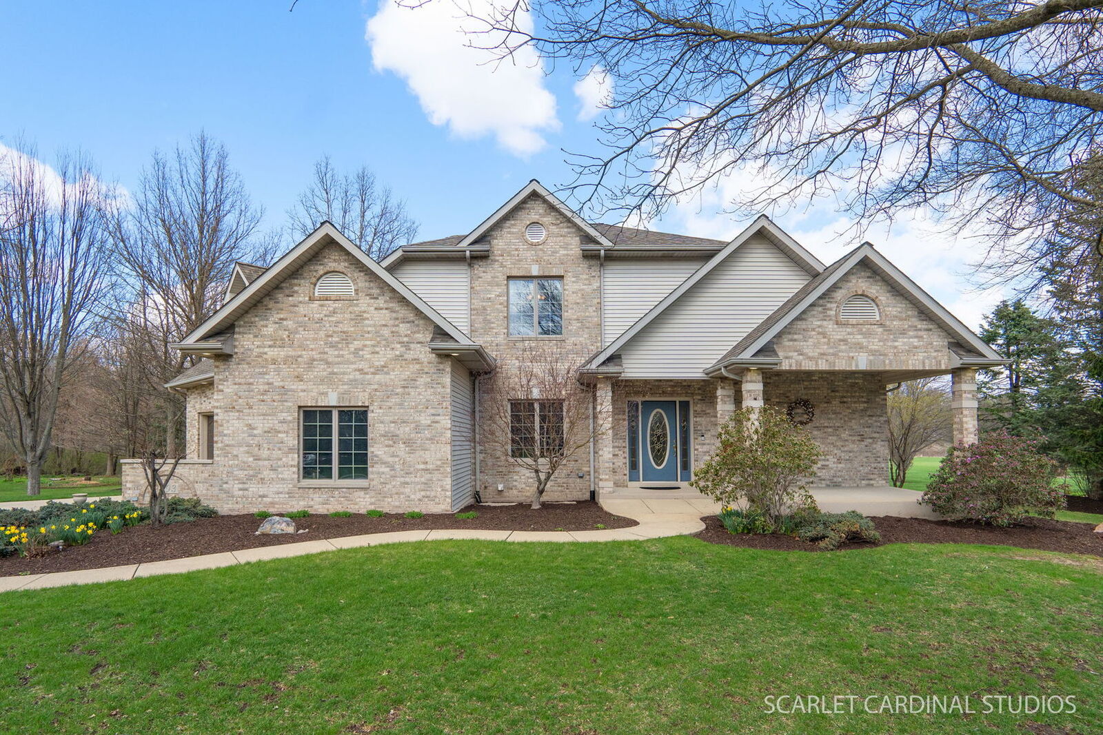 Property Photo: 293 Farm Court IL 60560