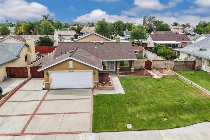 Property Photo:  25085 Laguna Honda  CA 92544 