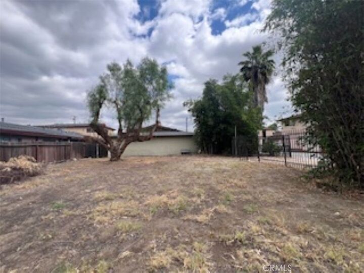 Property Photo:  1064 Waters  CA 91766 