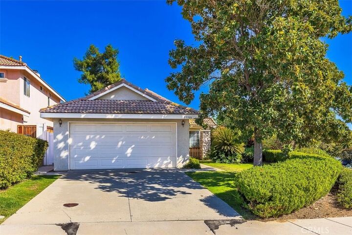 Property Photo:  39906 Tanager  CA 92562 