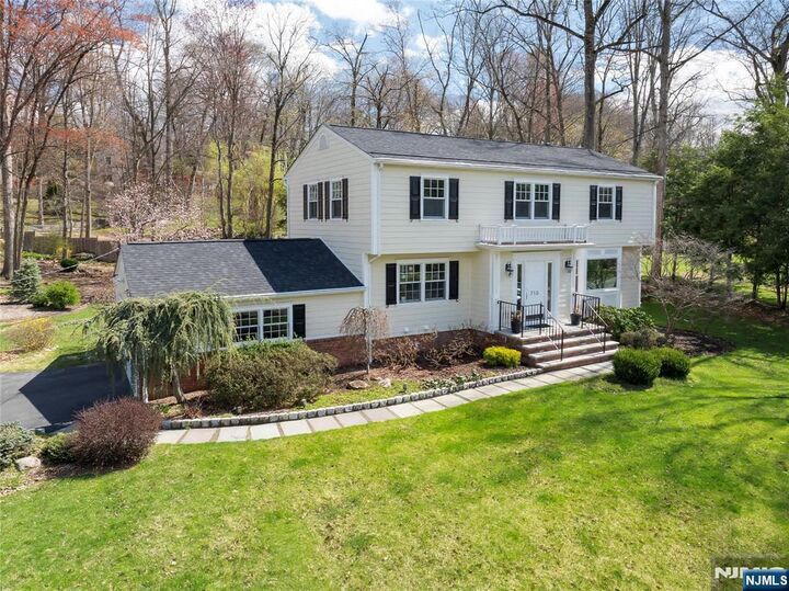 Property Photo:  710 Tulip Place  NJ 07675 