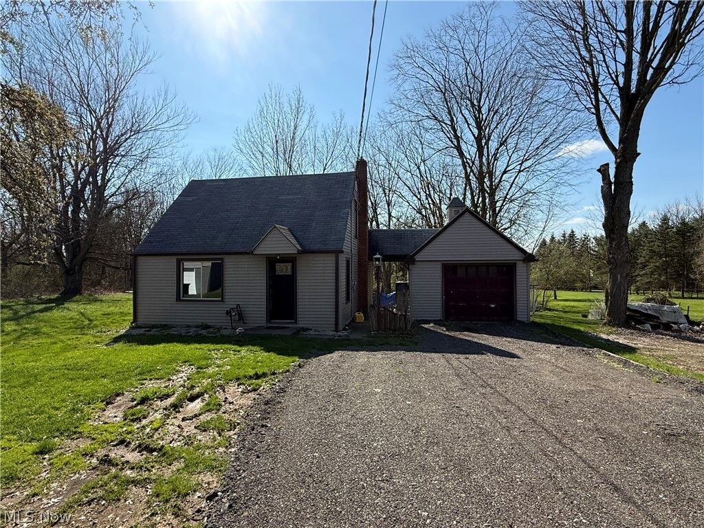 Property Photo:  452 Niles Cortland Road SE  OH 44484 