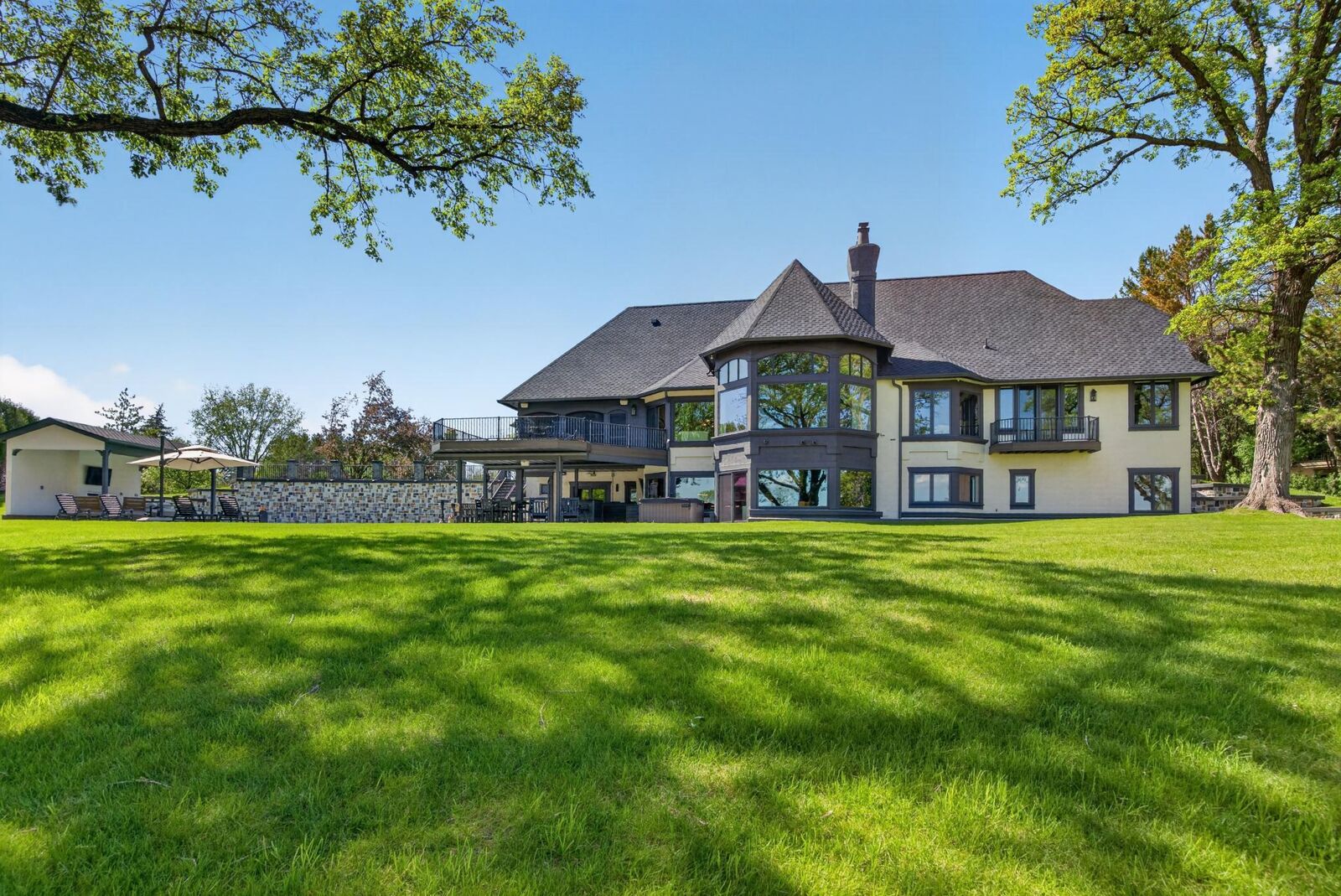 Property Photo: 1000 Old Crystal Bay Road S MN 55391