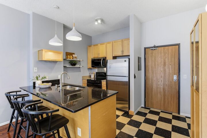 Property Photo:  215 7th Street NE 202  MN 55413 