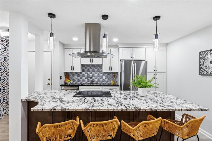 Property Photo:  135 Viking Drive E 104  MN 55117 